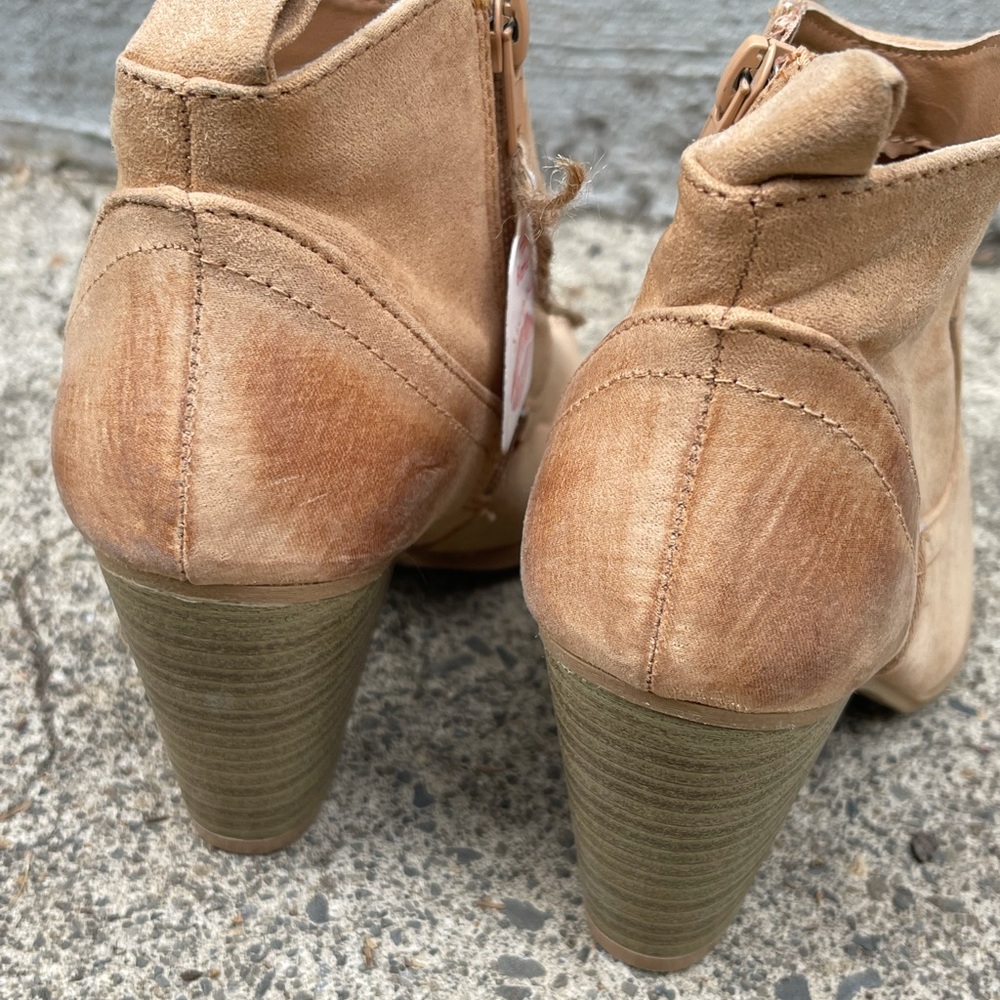 Tan leather booties - Picture 4 of 4